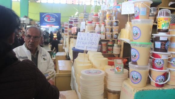 Vendían productos lácteos vencidos en mercado de Huancayo