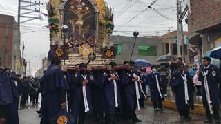 Horas de lluvia no detuvieron a la procesión del Cristo Moreno en Huancayo