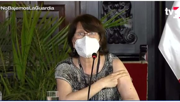 Pilar Mazzetti a quienes rechazan la vacuna: “Yo de inmediato pongo el hombro por nuestra patria”. (Foto: Captura Facebook PCM)
