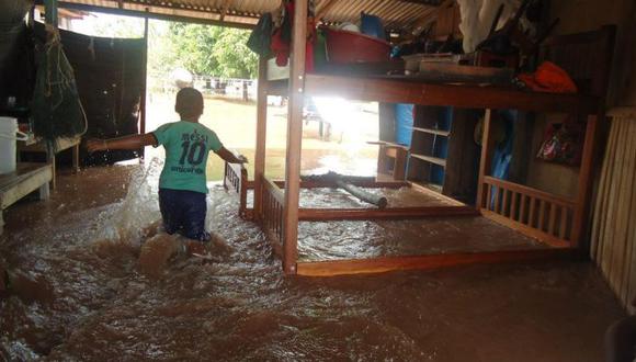Desembalse de torrente inundó 40 viviendas