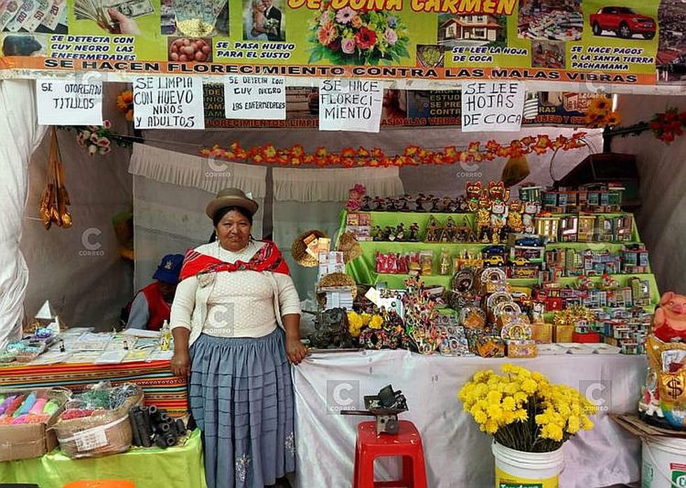 Baños de florecimientos desde 15 soles en estadio Melgar (FOTOS y VIDEO)