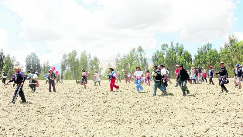 Batalla campal entre comuneros deja heridos 