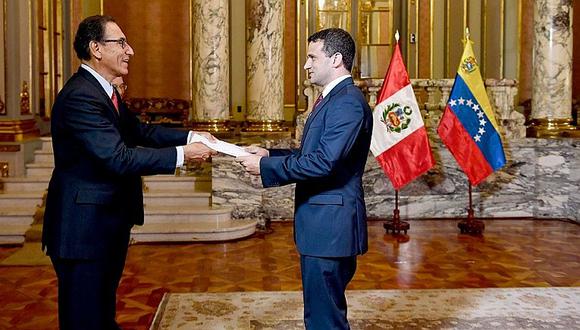 ​Martín Vizcarra recibió las credenciales de Carlos Scull como embajador de Venezuela por Juan Guaidó