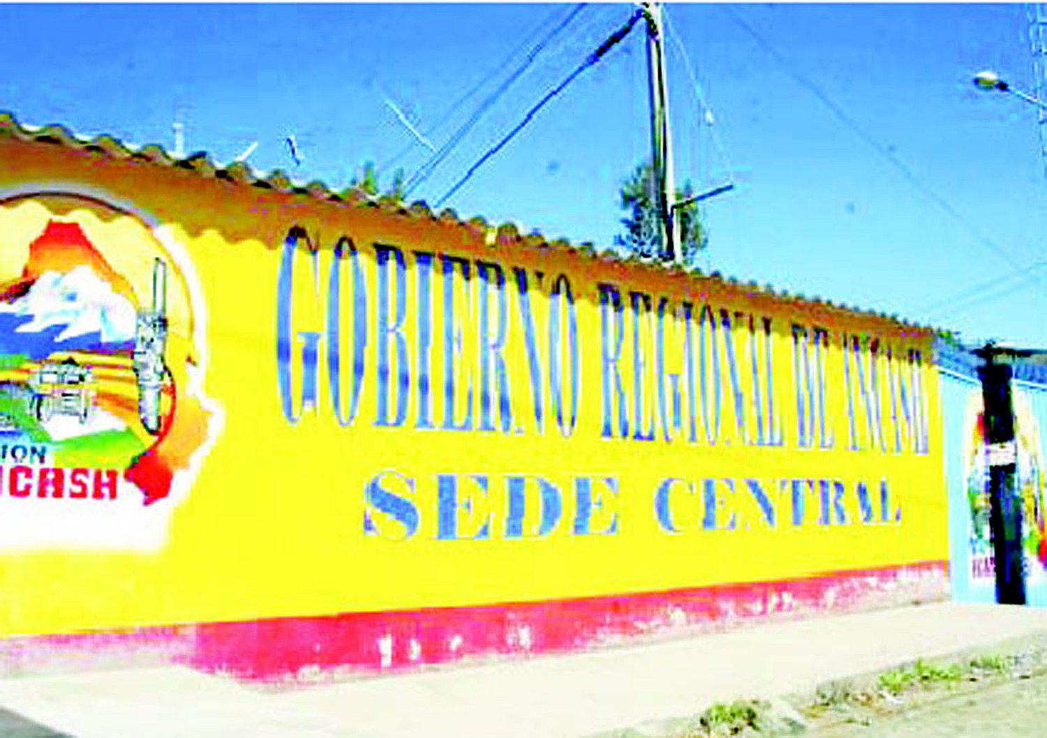 Cuestionan que hagan licitaciones sin tener gobernador 