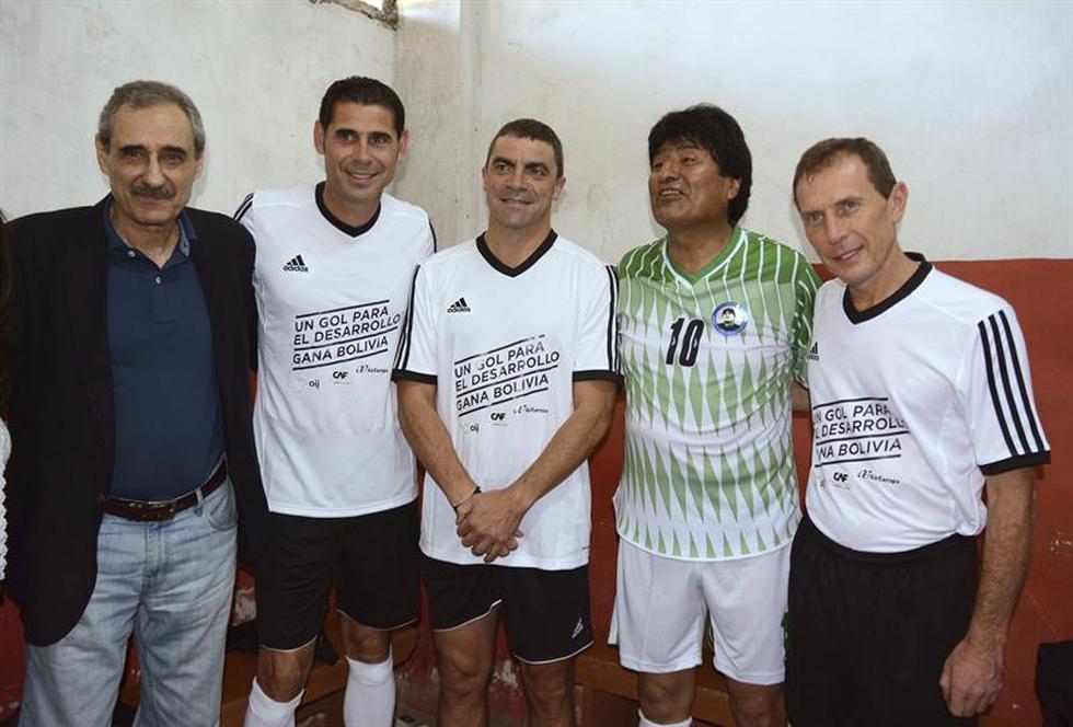 Evo Morales y exmadridistas juegan partido para fomentar el deporte