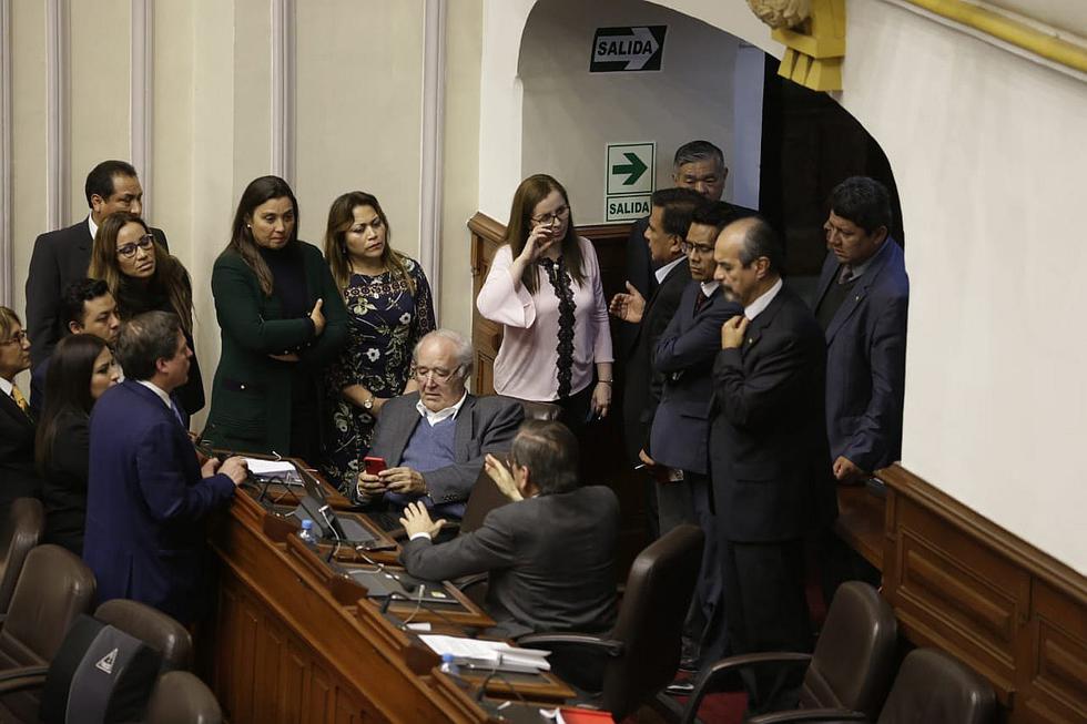 ​Las reacciones de los congresistas tras disolución del Parlamento (FOTOS)