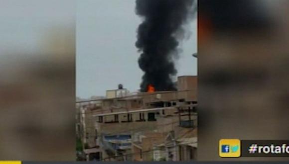 Se registra incendio en almacén en San Juan de Miraflores (VIDEO)