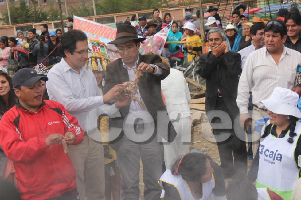 Con ritual mágico preparan pachamanca más grande del mundo (FOTOS)