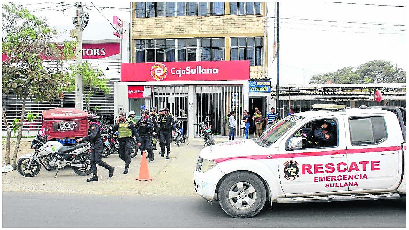 Delincuentes entran a robar a Caja Sullana a primera hora del día y se llevan S/ 28,000