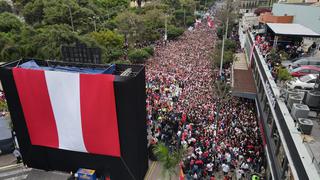 Perú vs Australia: cientos de peruanos alientan a la selección en el parque Kennedy (FOTOS)