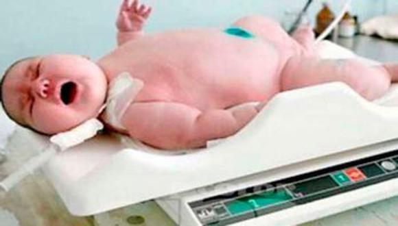 Rusia Bebe Gigante Peso Mas De 7 Kilos Al Nacer Mundo Correo
