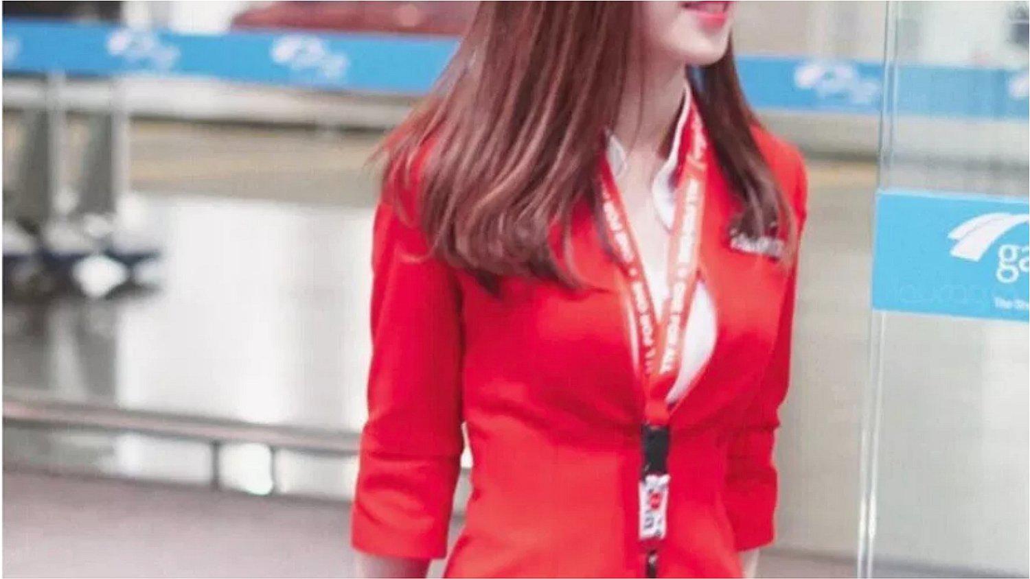 Aeromoza se gana el título de la mujer más hermosa del mundo y roba suspiros en Internet 