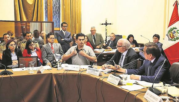 Daniel Salaverry le enmienda la plana a Vizcarra por su defensa de la DIVIAC tras altercado en el Congreso 