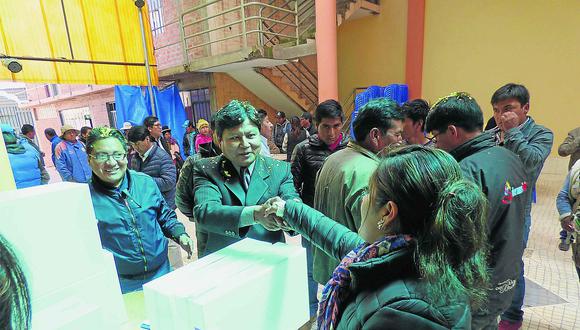 Docente secunda a Walter Aduviri en la candidatura al Gobierno Regional de Puno