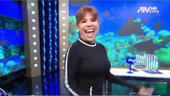 Magaly Medina riéndose en su regreso a la televisión peruana. | Foto: ATV.