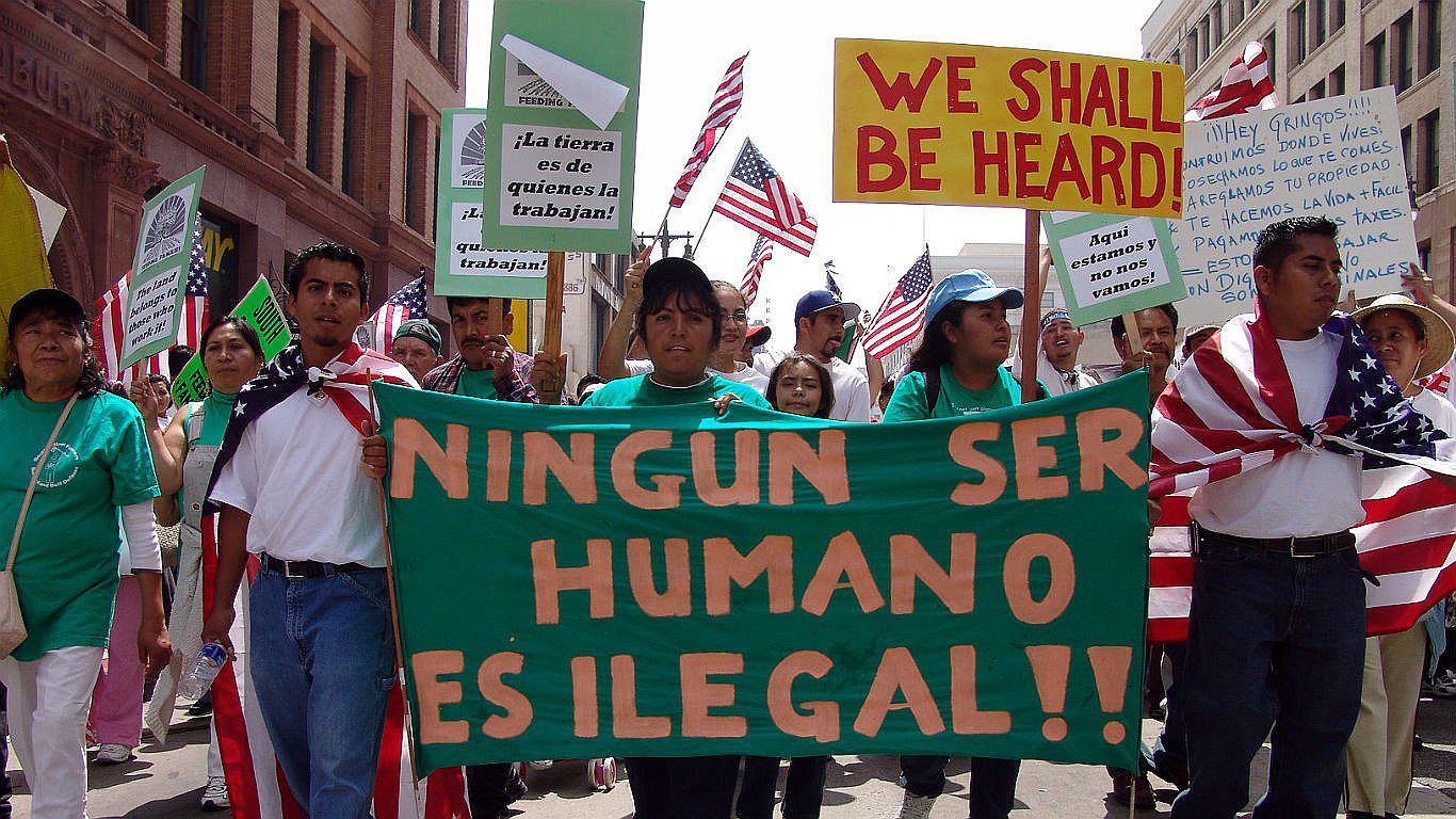 Denuncian redadas del Servicio de Inmigración EEUU con al menos 100 arrestos