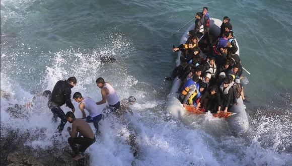 Al menos 12 migrantes muertos, entre ellos 8 niños, en naufragio en el Egeo
