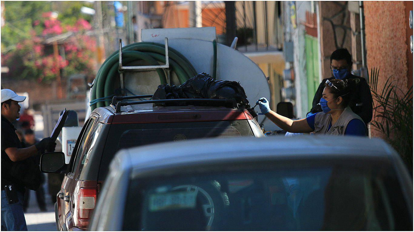 México: Se encontraron 6 cuerpos decapitados en un auto abandonado