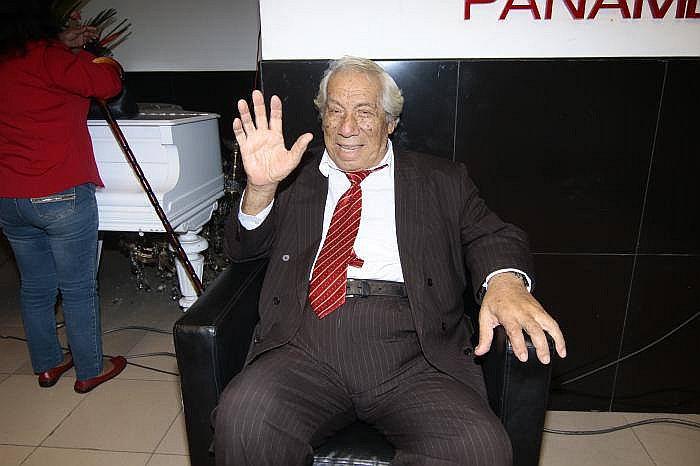 Esposa de  Guillermo Campos desmiente muerte del actor: "Mi esposo está para rato"