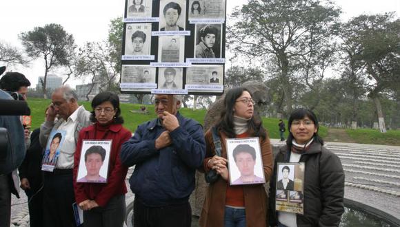 Familiares de víctimas de la Cantuta quieren reunirse con comisión que tramita indulto a Fujimori