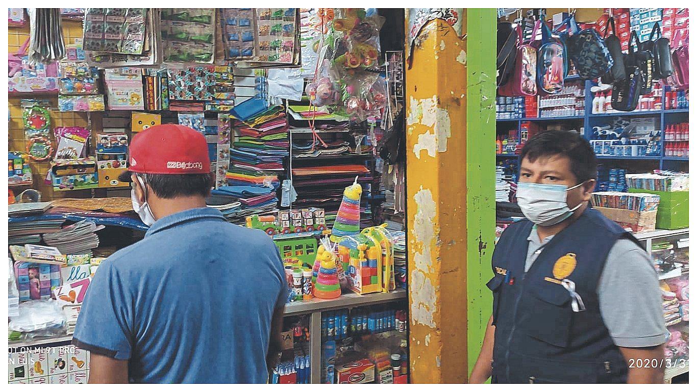 Dos mercados incumplen las normas de salubridad 