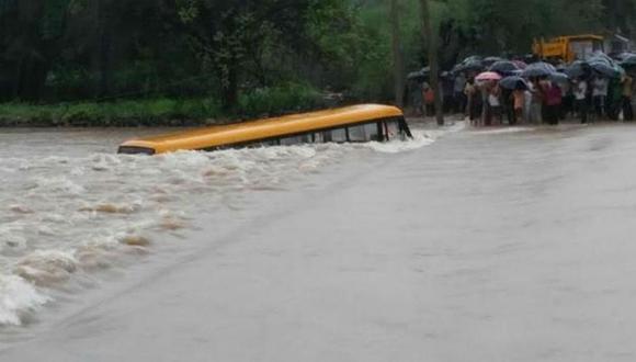 Nepal: autobús cae a un río y mueren 21 personas
