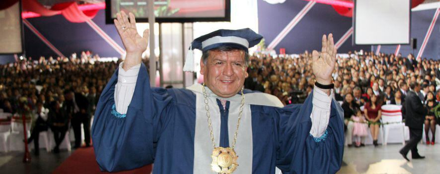 César Acuña ofrece cargos públicos a los alumnos de su universidad por sus votos (VIDEO)