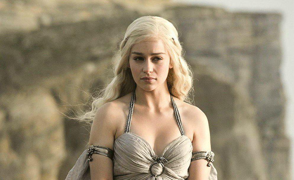 Emilia Clarke defiende el contenido sexual de Game of Thrones