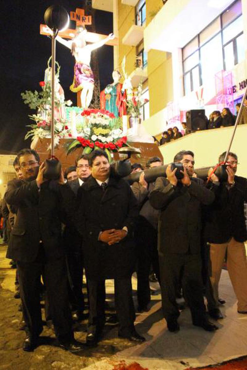 Ediles de Huancayo  recibieron al Señor del Cabildo 