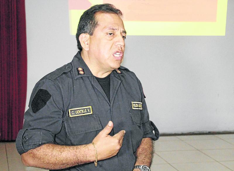 Jefe policial se compromete a detener crímenes