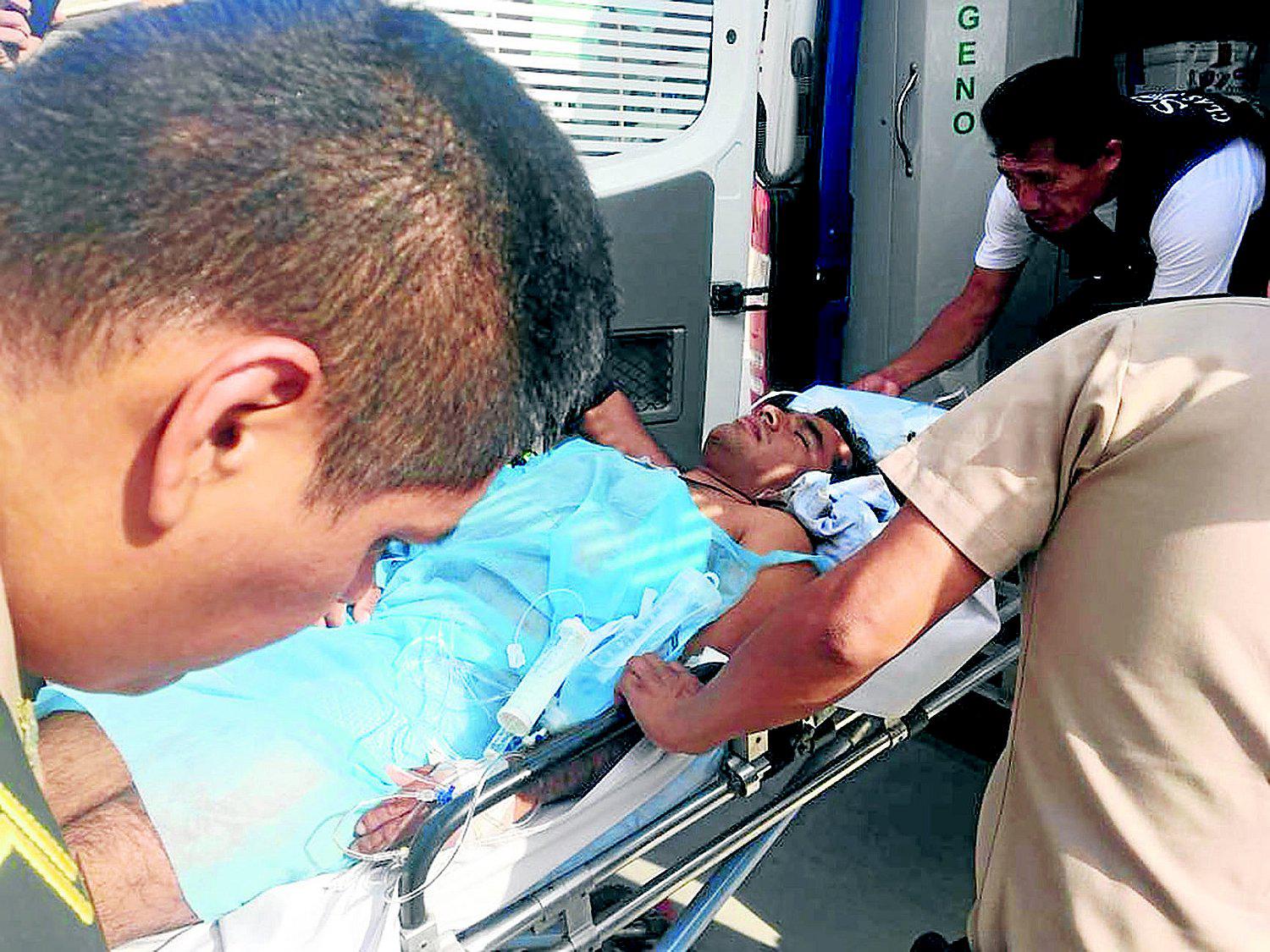 Catequista grave tras choque con  camioneta