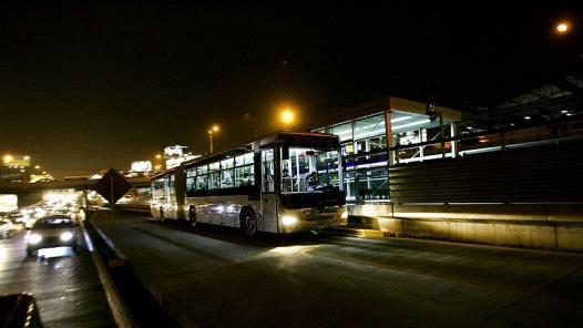 Metropolitano amplía su horario de servicio