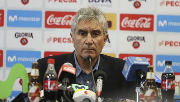 Juan Carlos Oblitas renueva como director deportivo de la FPF 