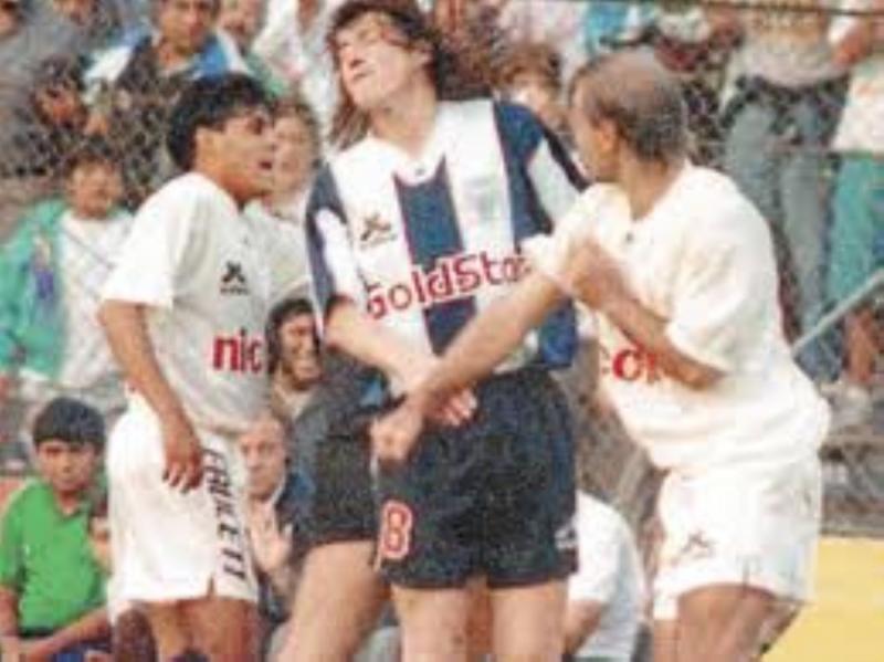  Kopriva: "Es lamentable que Nunes sea un ídolo por el puñetazo que me metió"