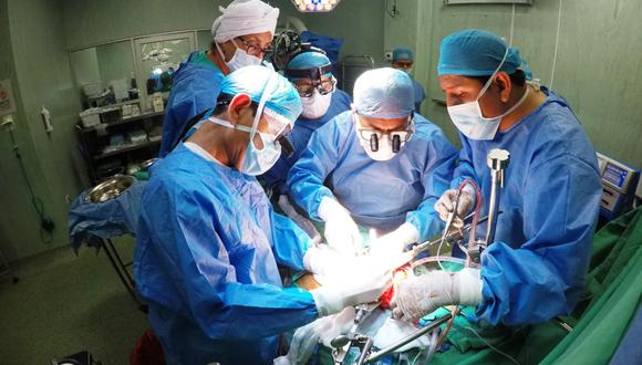 La institución explicó que el desembalse quirúrgico se hace por el equipamiento y personal médico debidamente capacitado.