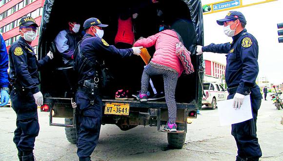 Detienen a 130 mujeres en mercados y calles por desobedecer orden de aislamiento 