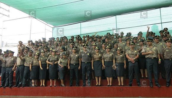 Ascienden a 235 suboficiales y 32 oficiales de la PNP