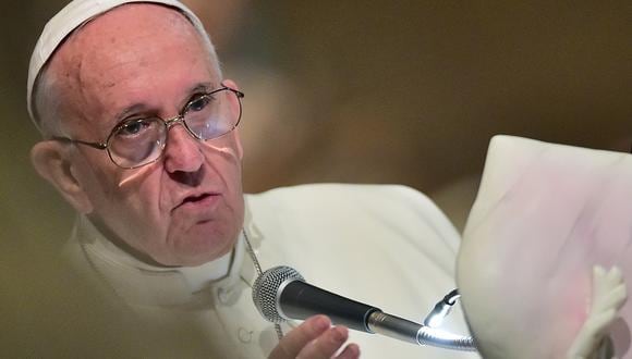 Papa Francisco pide combatir el cáncer de la corrupción y la explotación laboral