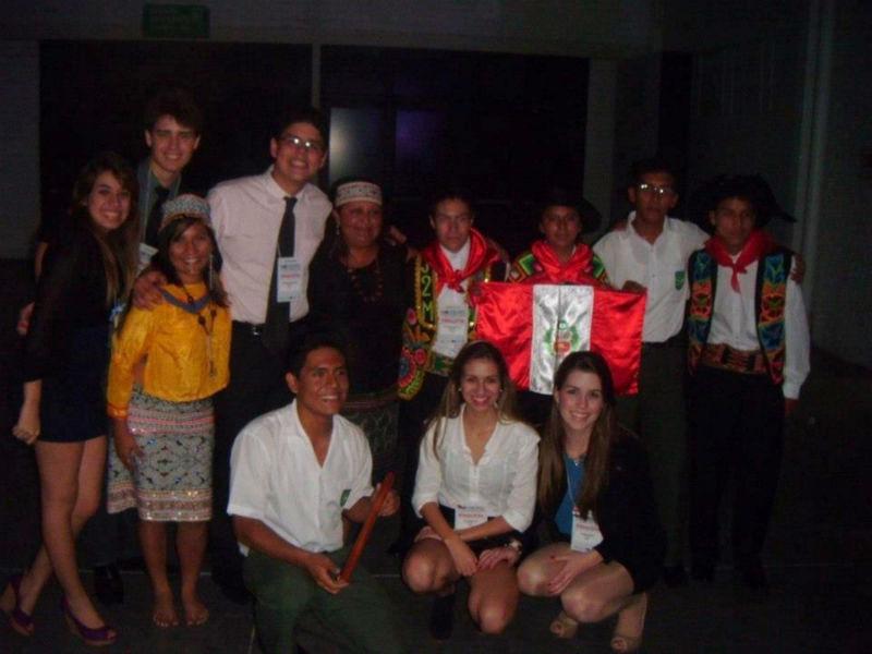 Oroínos llevan "chicuro" a muestra de ciencia en Brasil