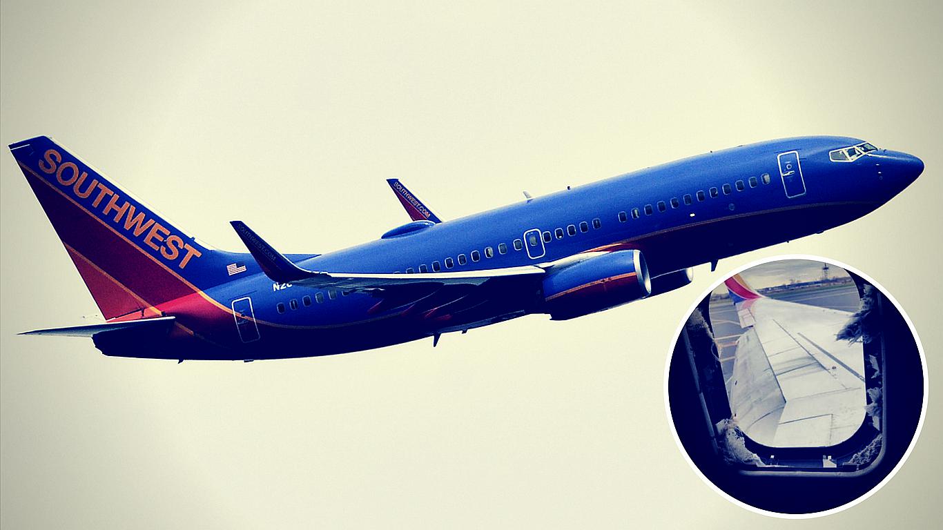  Mujer muere tras ser succionada por ventana de avión en Estados Unidos (FOTOS)