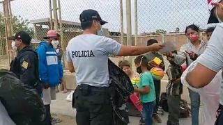 Sullana: Policías de la USE sorprenden a niños de la calle en Navidad