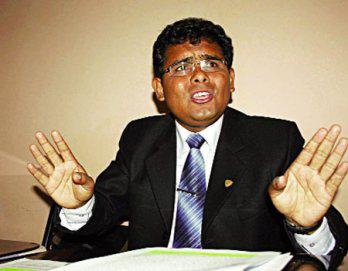 Ponen contra la pared a Jorge Miguel Arista