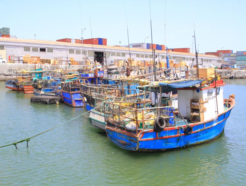 Tacna: embarcación peruana que invadió mar chileno fue detenida por armada de ese país