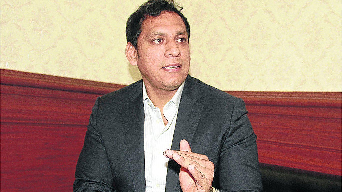 Luis Valdez califica sesión para censurar a gerente como una “payasada” 