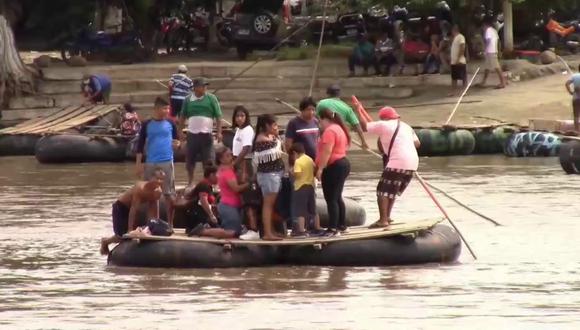 Un grupo de personas, entre ellos mujeres, niños y adolescentes, llegaron desde el punto migratorio de San Pedro Tapanatepec, Oaxaca, hasta la frontera sur de Tapachula porque ya no tienen recursos económicos. (Foto: EFE/ Juan Manuel Blanco)