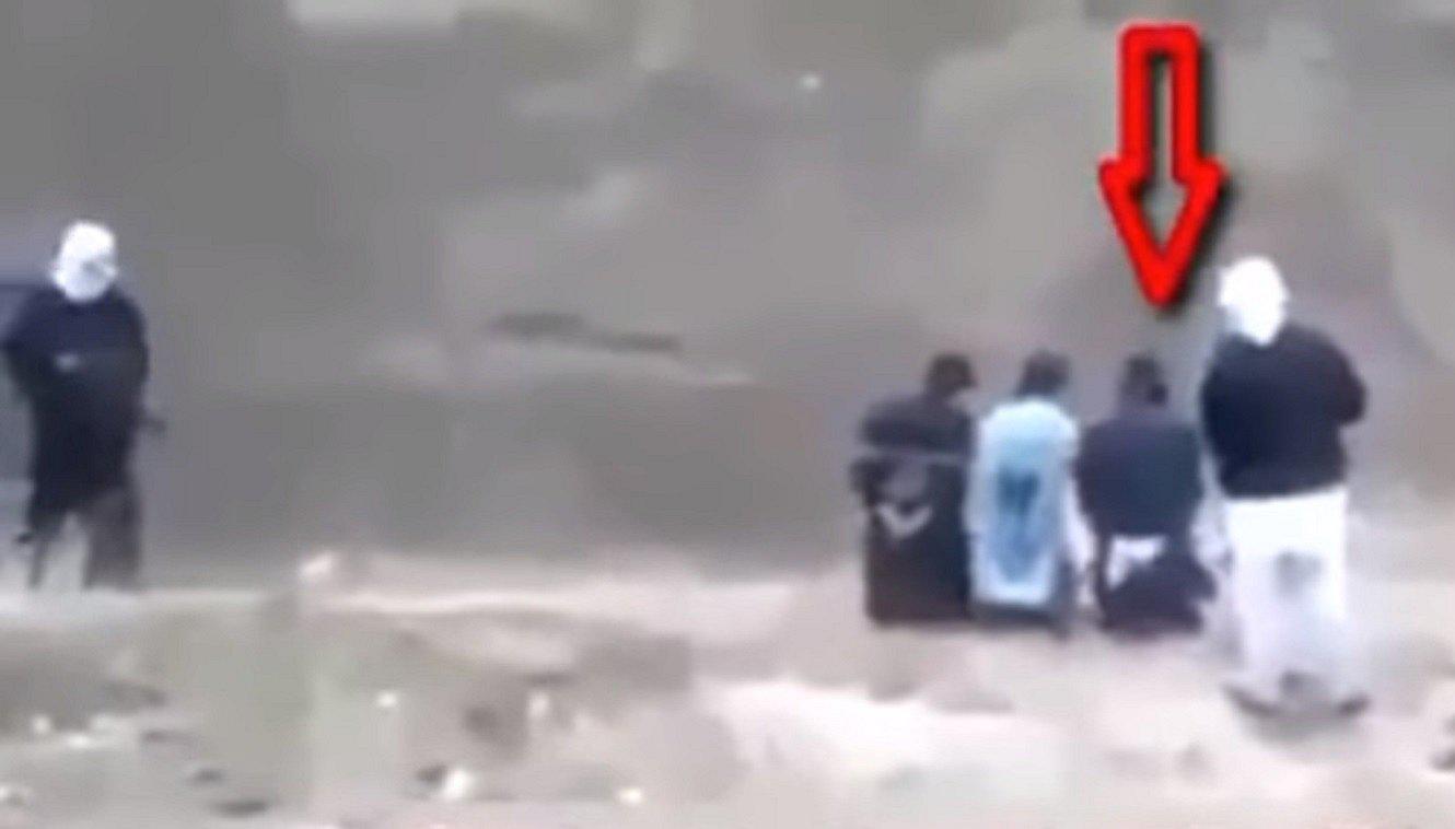 ​Estado Islámico: un prisionero logra escapar segundos antes de ser ejecutado (VIDEO)