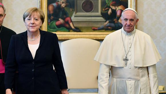 Papa Francisco se reunió con canciller alemana Angela Merkel