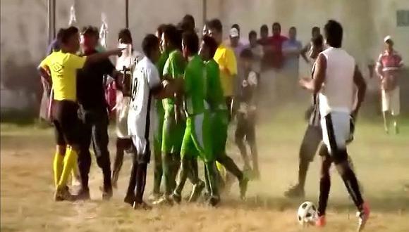 Tumbes: Jugadores e hinchas del Alianza Grau agreden a árbitros en partido de Copa Perú (VIDEO)