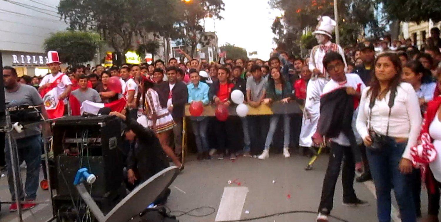 Así vive los chiclayanos el encuentro Perú - Argentina (VIDEO)