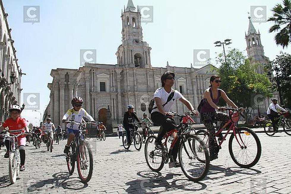350 ciclistas realizaron recorrido turístico en el Centro Histórico (FOTOS)
